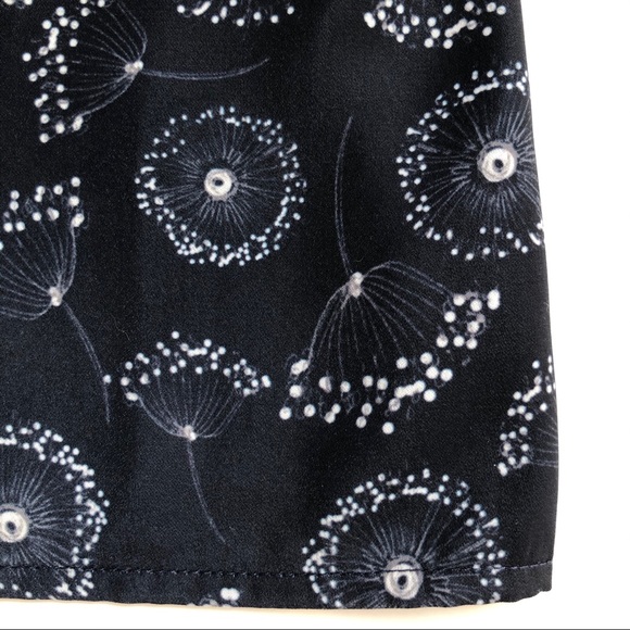 RW&CO. Sleeveless Dandelion Crochet Blouse Top - Picture 5 of 9